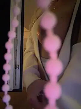 lilly_cherry69's cam snapshot