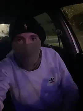 Lorenzo13450 live sex cam