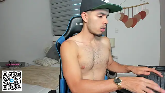 mateoleonee's cam snapshot