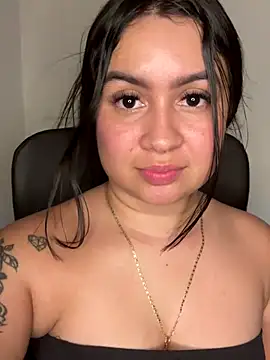 Pretty_Isadora live sex cam