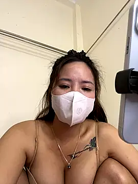 moe-kiss's cam snapshot