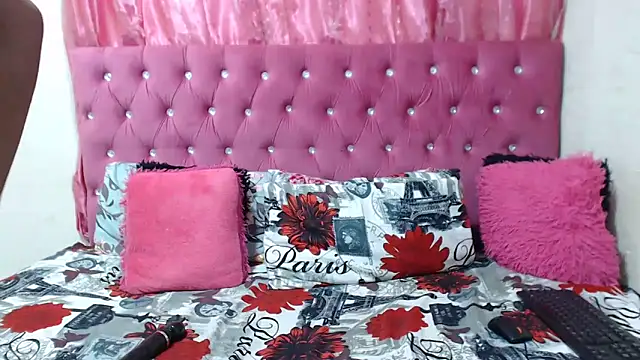 SexyBootie's cam snapshot