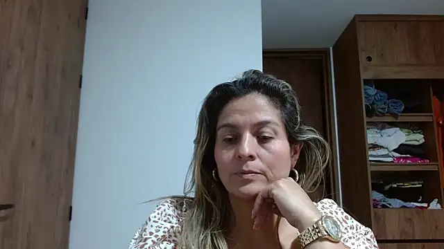 linda-mature43's cam snapshot