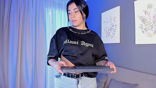 emy_williams's cam snapshot