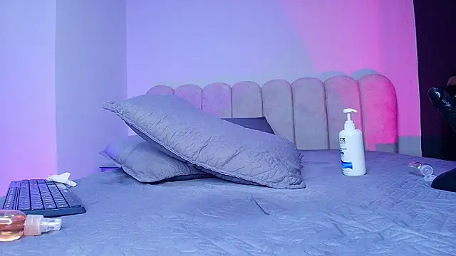 mia_stanfort's cam snapshot