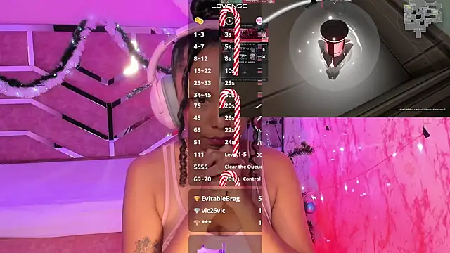 NovaLyn live sex cam