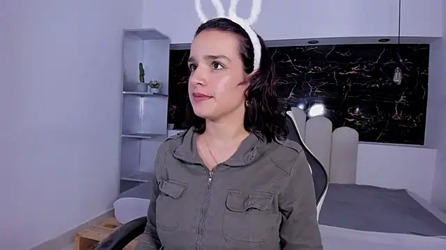 Annyrosee's cam snapshot