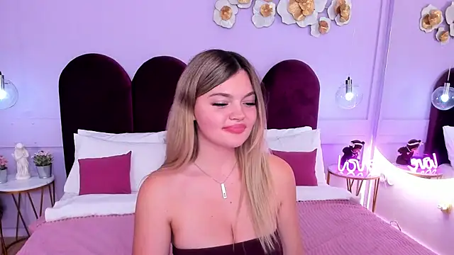 ZaraBloom's cam snapshot