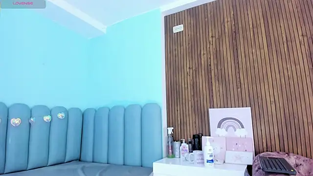 curvy_rousi's cam snapshot