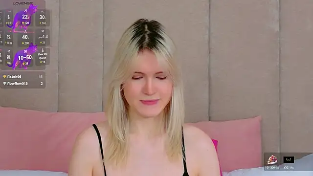 NellieLoyns's cam snapshot