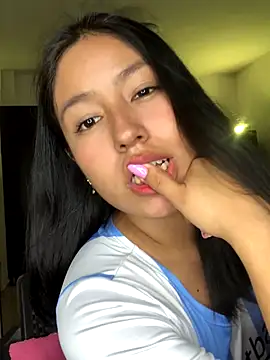 EmmaRossem's cam snapshot