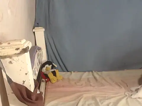 ELIZABET2-'s cam snapshot