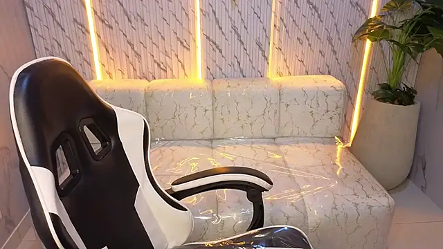 Phoebe_Tx's cam snapshot