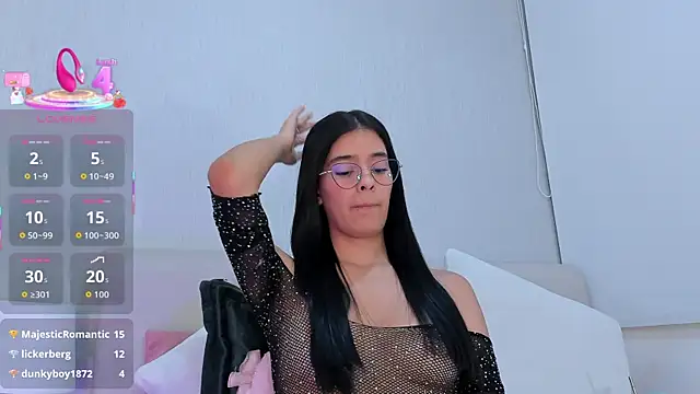 Isaa_Queen's cam snapshot