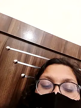 Mahira_sharma01's cam snapshot