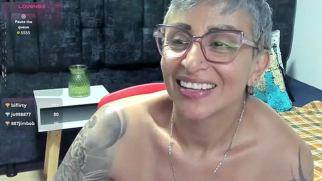 Charlotte__Gray live sex cam