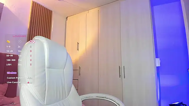 mia_nevaeh live sex cam