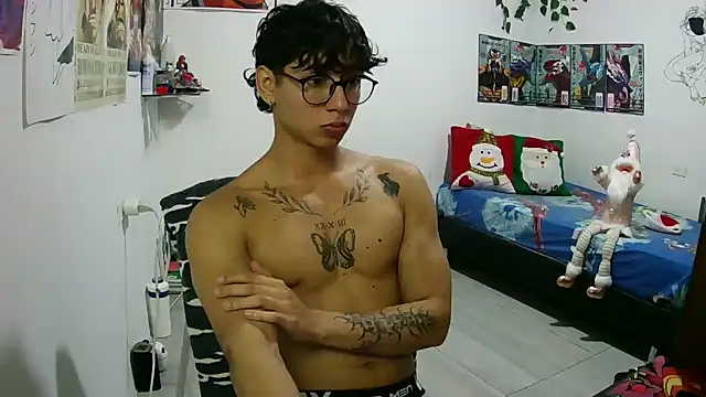 Dillom420 live sex cam