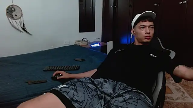 aaron_blug live sex cam