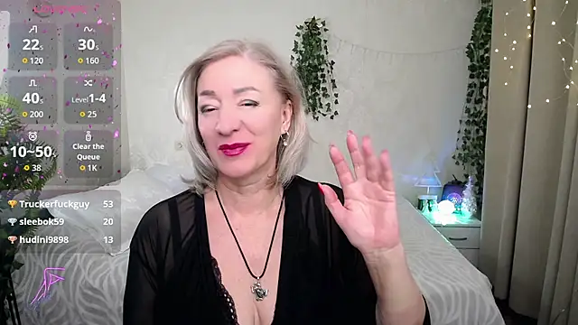 hunters_woman's cam snapshot