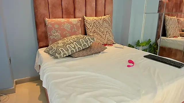 lou_rosse_ live sex cam