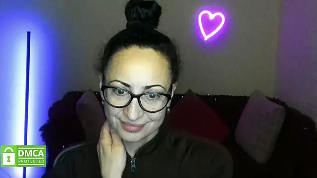 Arianasweety23's cam snapshot