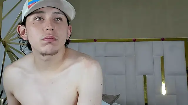 Naugthyhardsex's cam snapshot