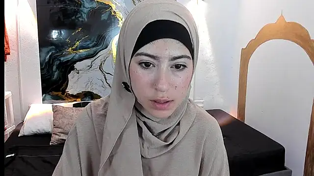 chaymae_nah_'s cam snapshot