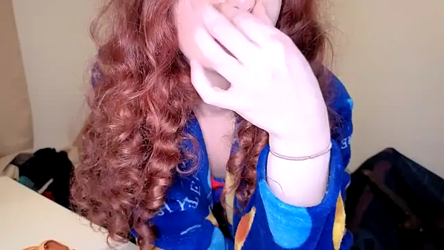 ENGLISHEMILY_69's cam snapshot