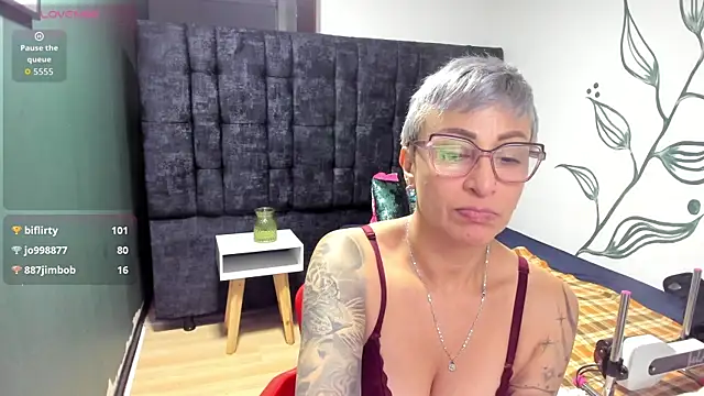 Charlotte__Gray's cam snapshot