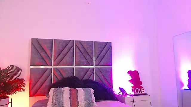 Laura_Dicardy's cam snapshot