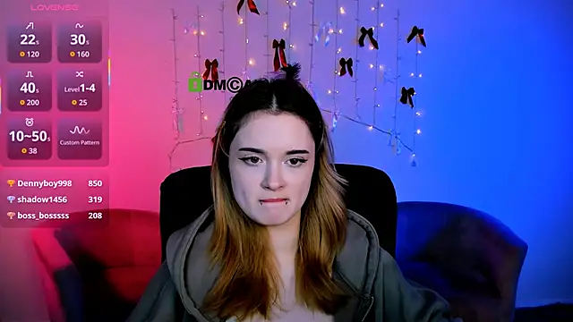 liana_kisses live sex cam