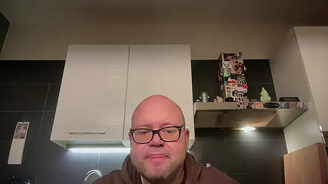 theitalianbear live sex cam