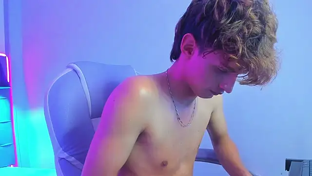 NicolasFerrer18 live sex cam