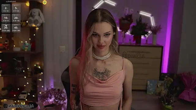 ManiFreyja live sex cam