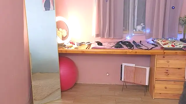 laracroftmansion live sex cam