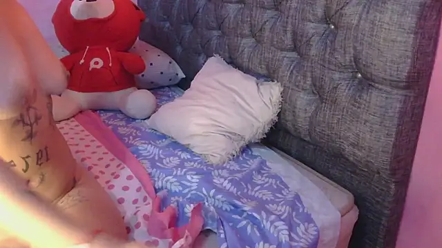 luna_summer's cam snapshot