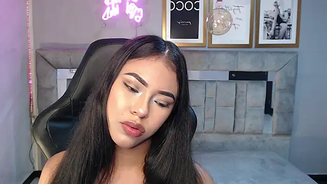 Kendall_Queen_v's cam snapshot