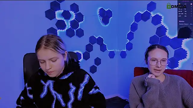 mona_cloud's cam snapshot