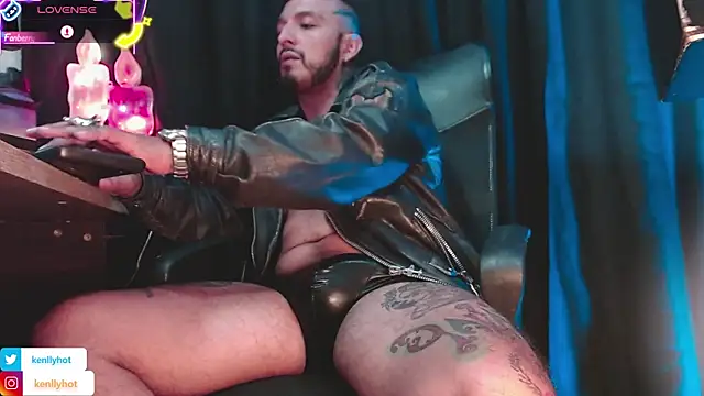 KenllyH live sex cam