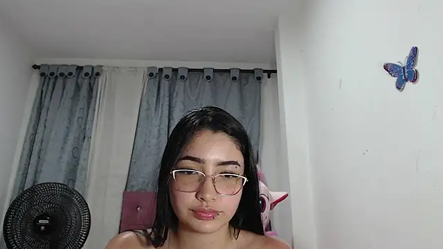 BrinsHilton_'s cam snapshot