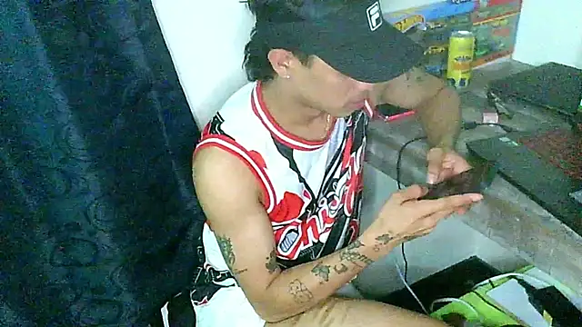 Glen_connor_11's cam snapshot