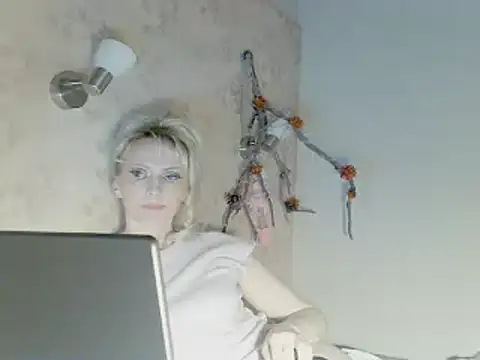 EroGoddes's cam snapshot