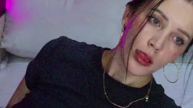 MonicaSweetx's cam snapshot