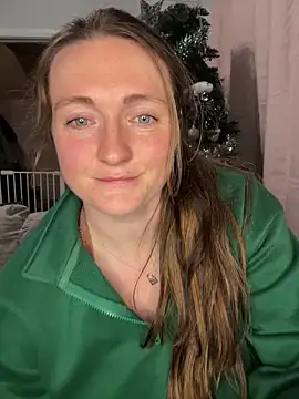 BustyBonnieUK live sex cam