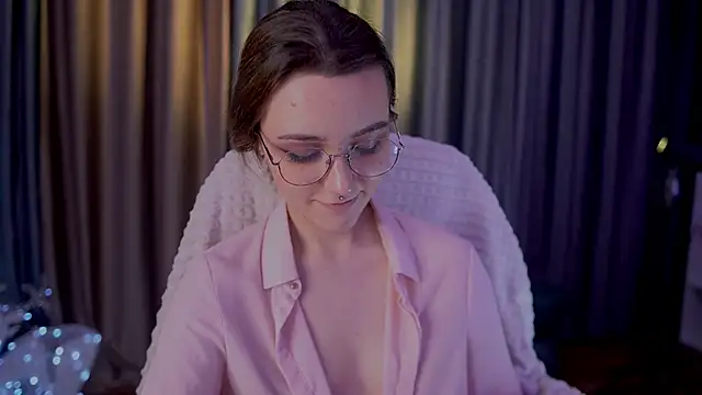 ElizabethMilller_'s cam snapshot