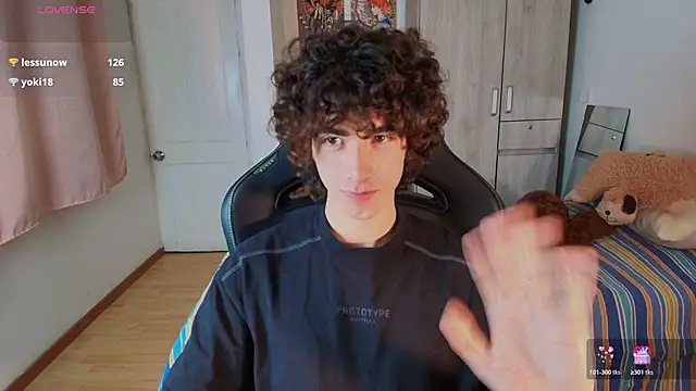 Nude_Boy18 live sex cam