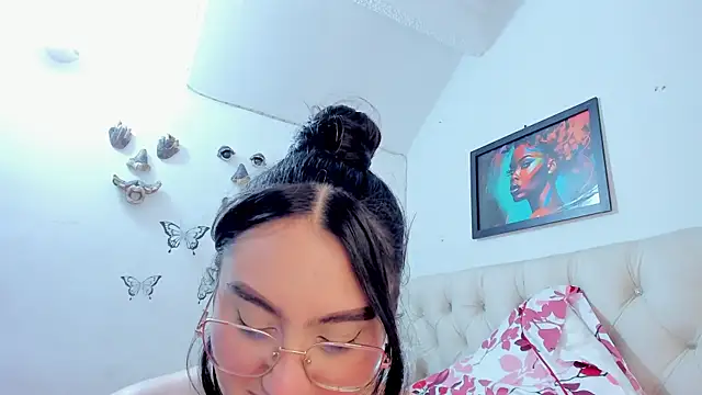 NayaWayne's cam snapshot