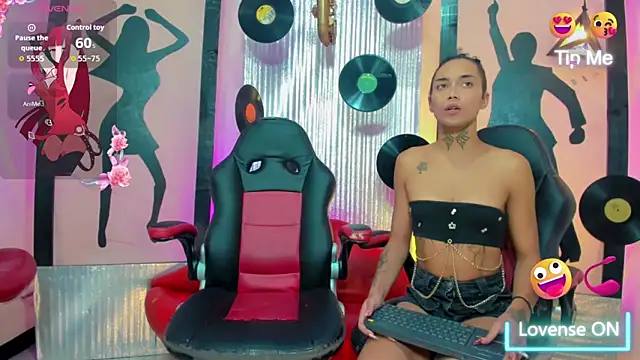 nickyminach_ live sex cam