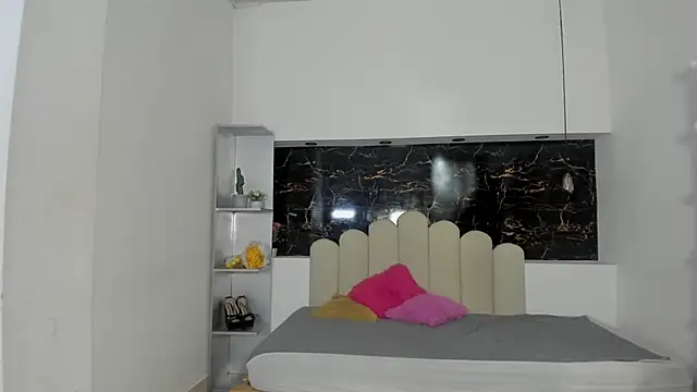 Annyrosee's cam snapshot